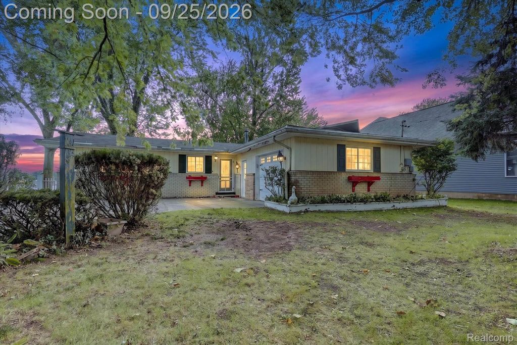 4223 Sadler Drive, Fenton charter township