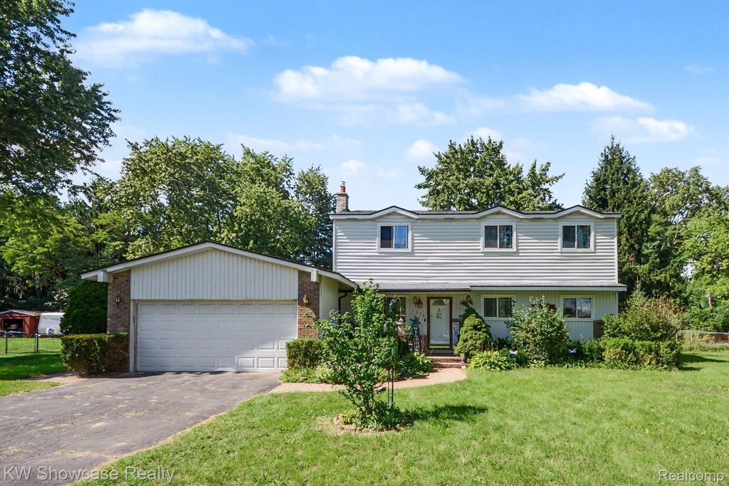 1275 Shoman Street, Waterford charter township