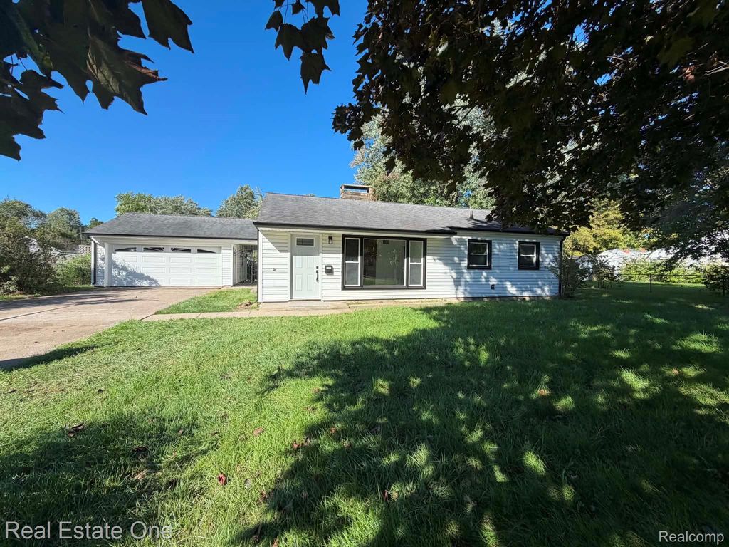 1396 Potter Boulevard, Burton
