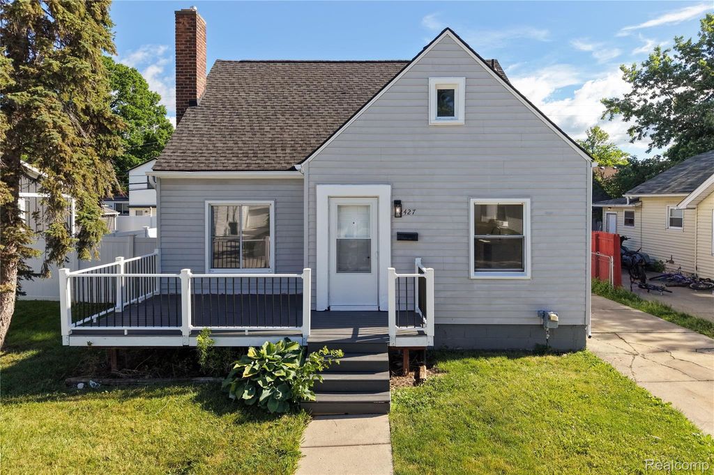 22427 Hanson Court, St. Clair Shores