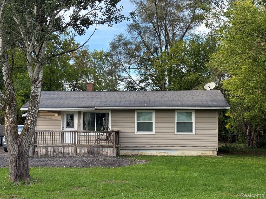 5489 Avis Drive, Burton
