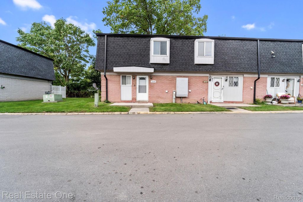 15458 Dupage Boulevard, Taylor