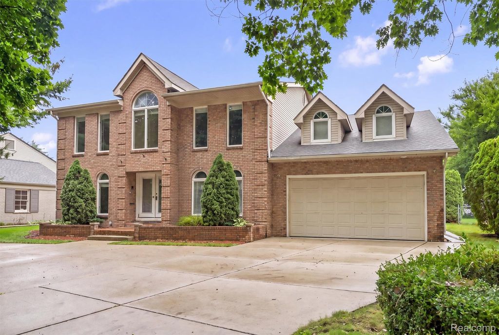 670 S Oxford Road, Grosse Pointe