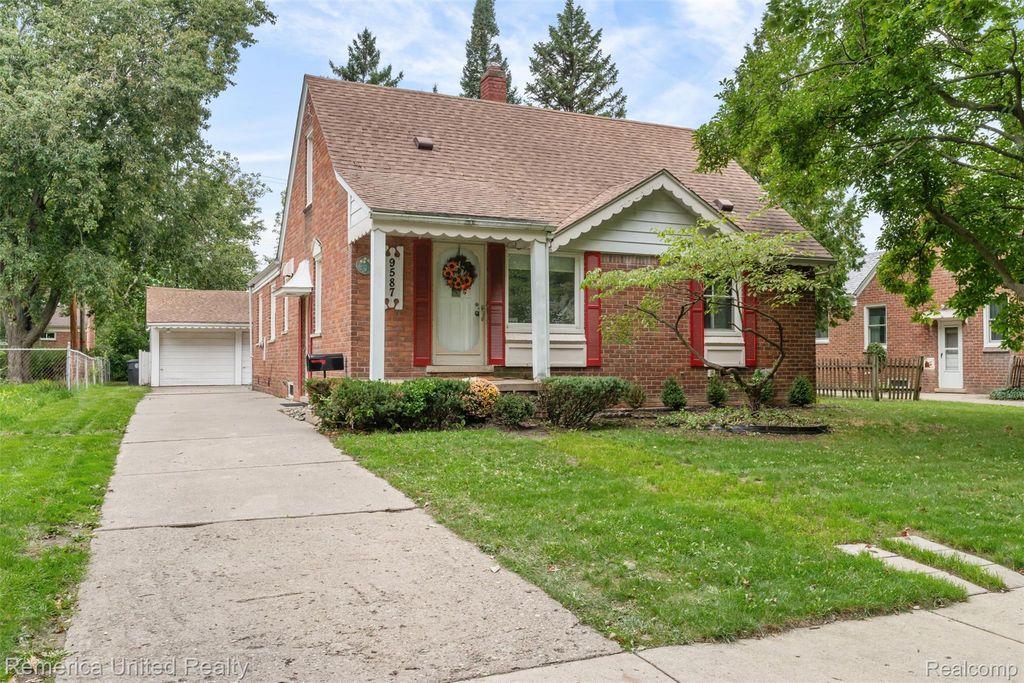 9587 Cardwell Street, Livonia