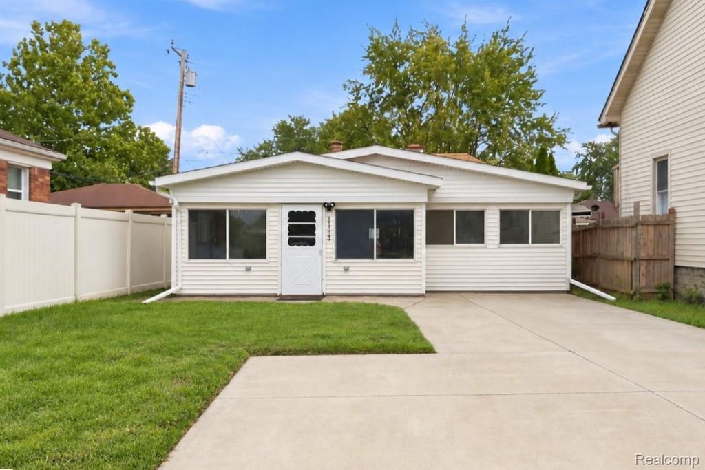 17650 Ruth Street, Melvindale