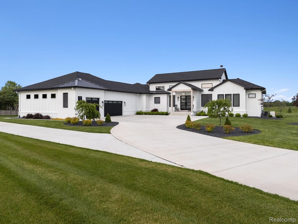 6717 Warner Road, Saline