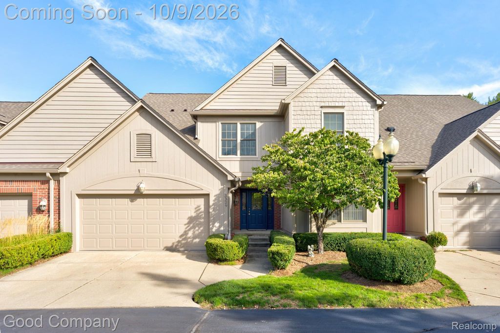 3329 Nell Rose Court, Royal Oak