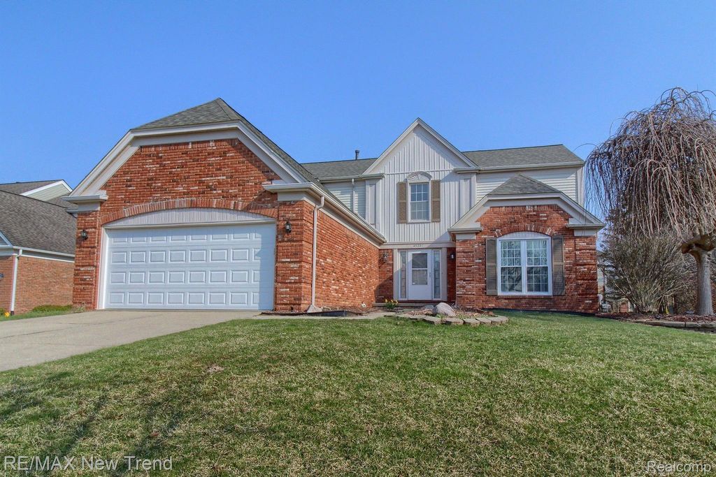 45331 Courtview Trail, Novi