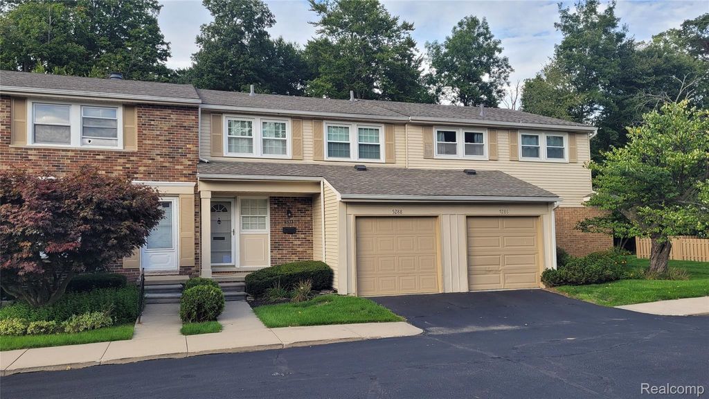 5288 Breeze Hill Place, Troy