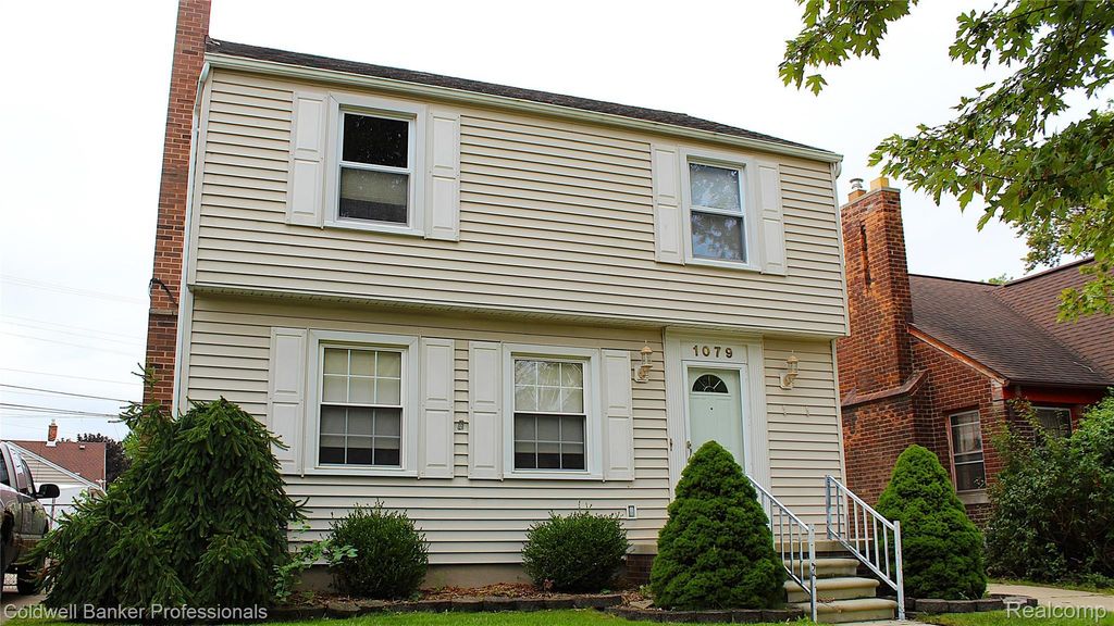 1079 Riverbank Street, Lincoln Park