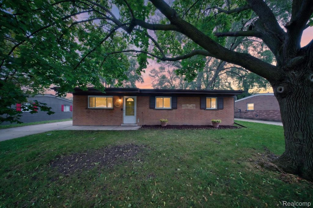 9281 Hazel Street, Taylor