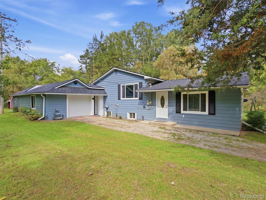 2791 Carpenter Road, Lapeer