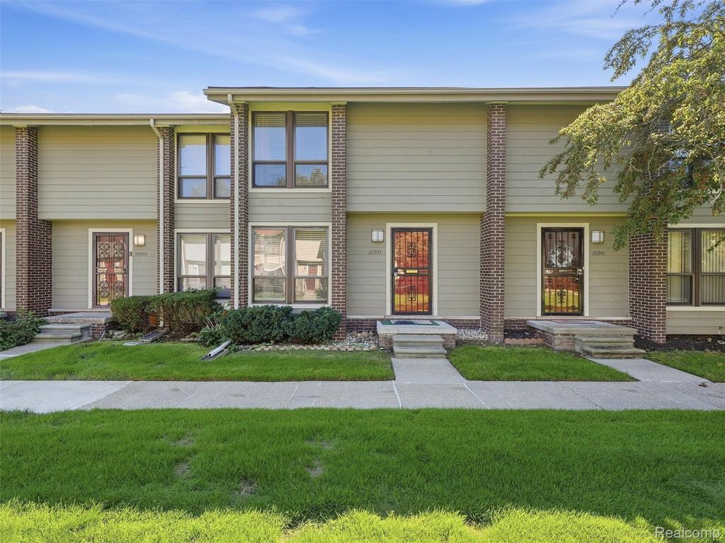 20937 Sherman Avenue, Southfield