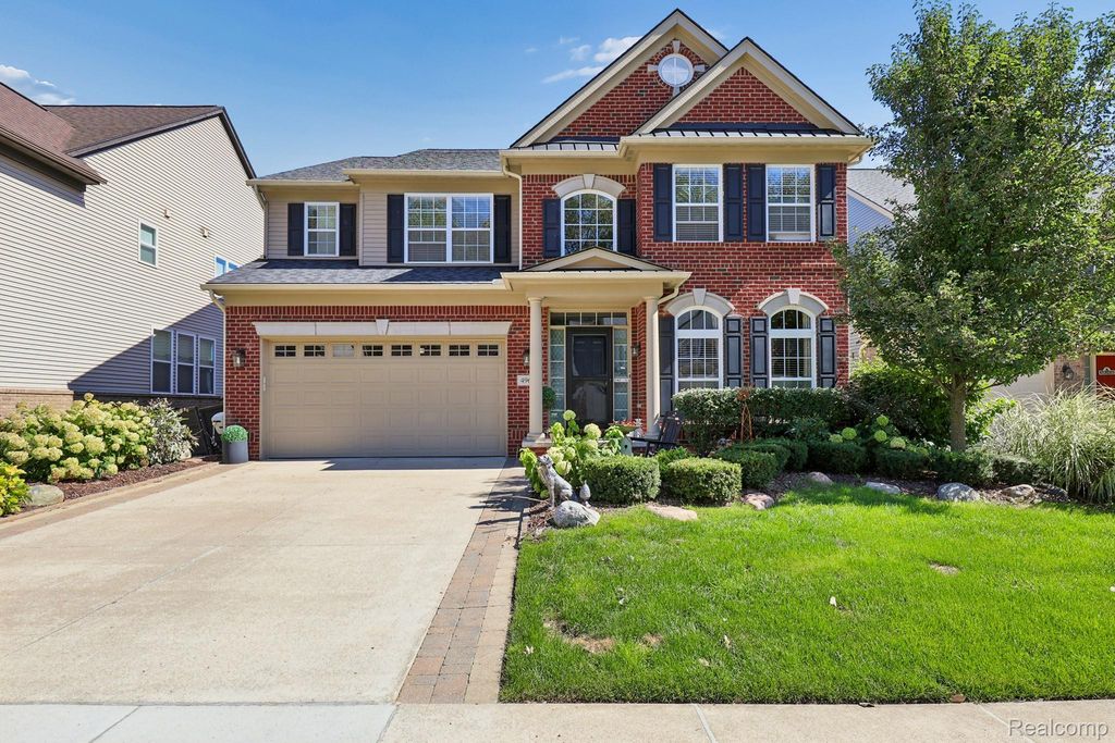 4960 W Stonegate Circle W, Lake Orion