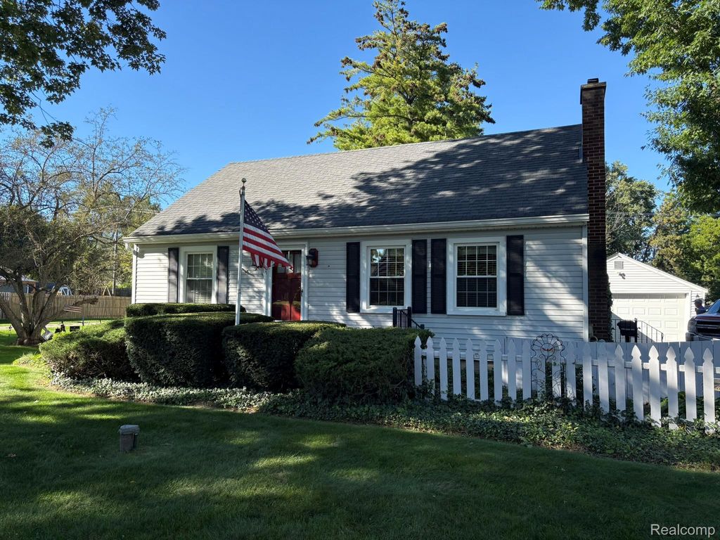 11855 31 Mile Road, Washington