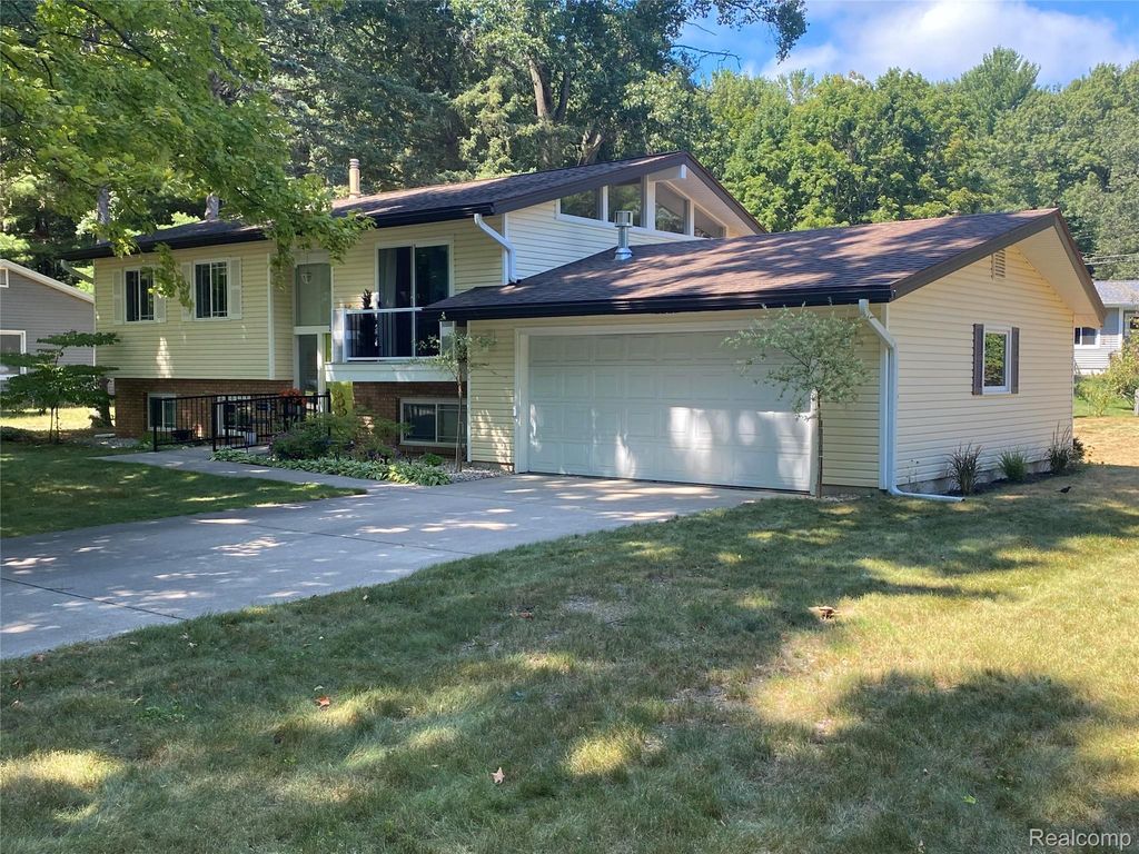 2115 Aspen Drive, Traverse City