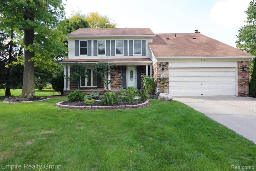 28545 Lake Park Drive, Farmington Hills