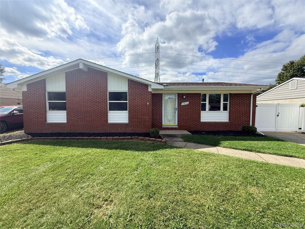 10820 Jackson Street, Van Buren Twp