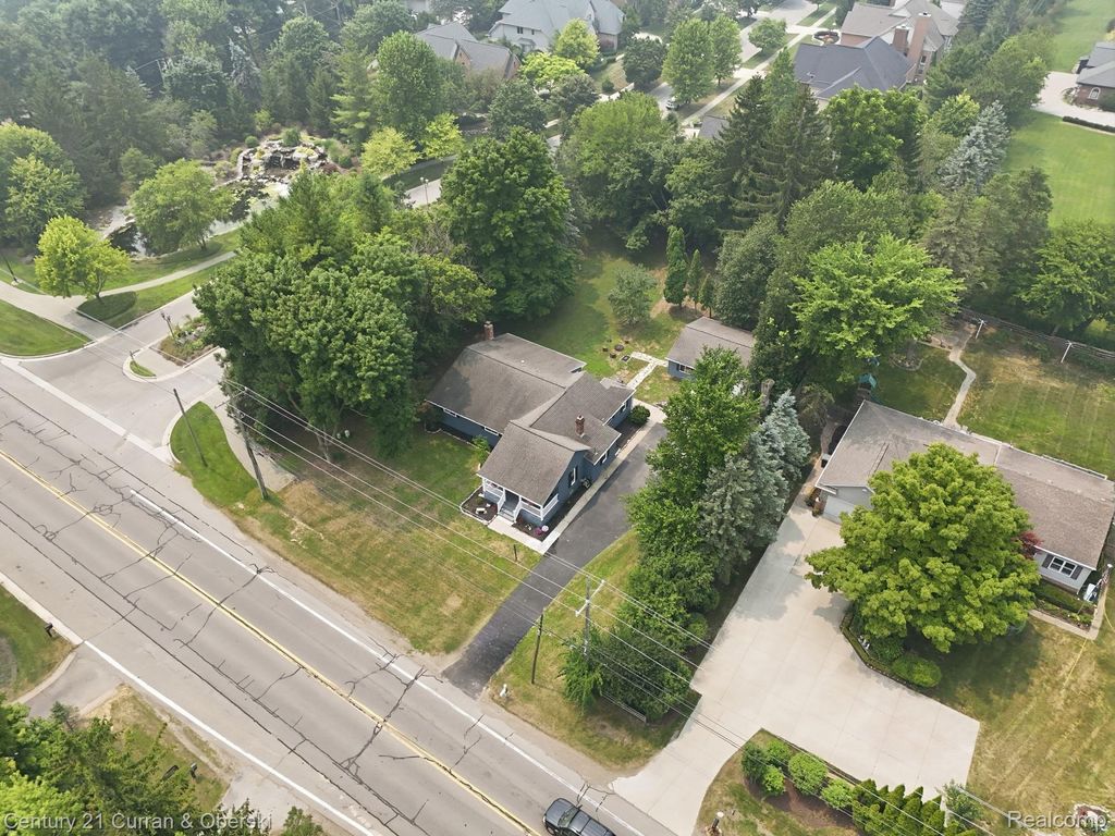 17875 Beck Road, Northville