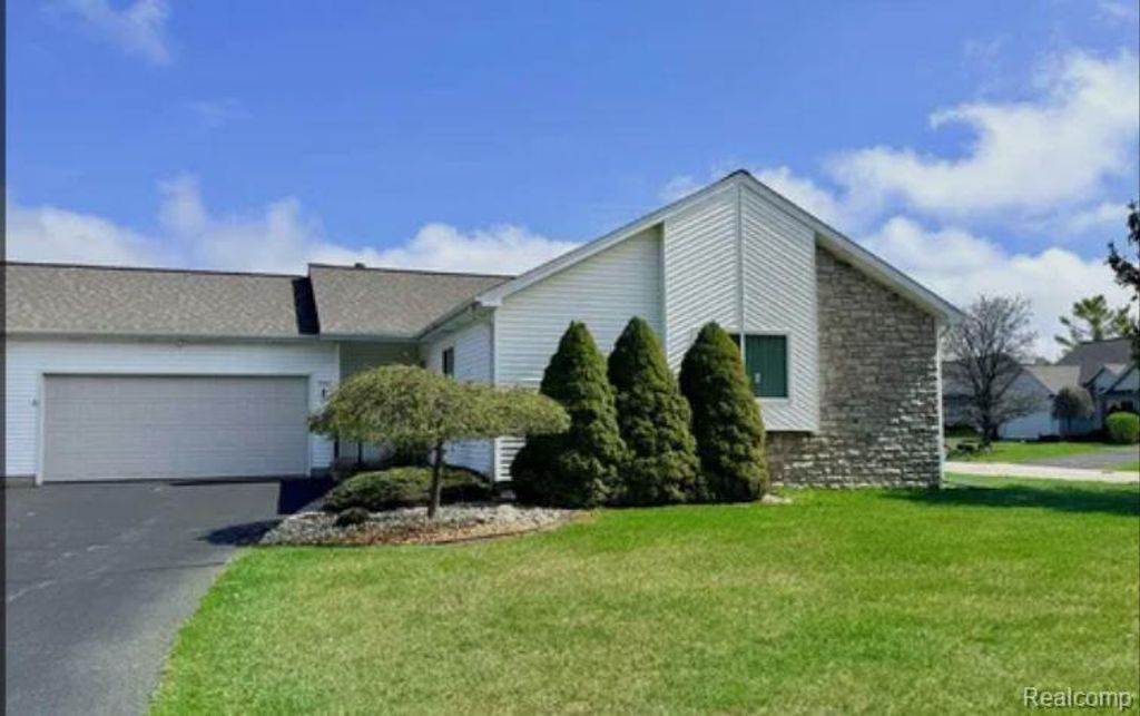 7311 Hawthorne Circle None, Goodrich