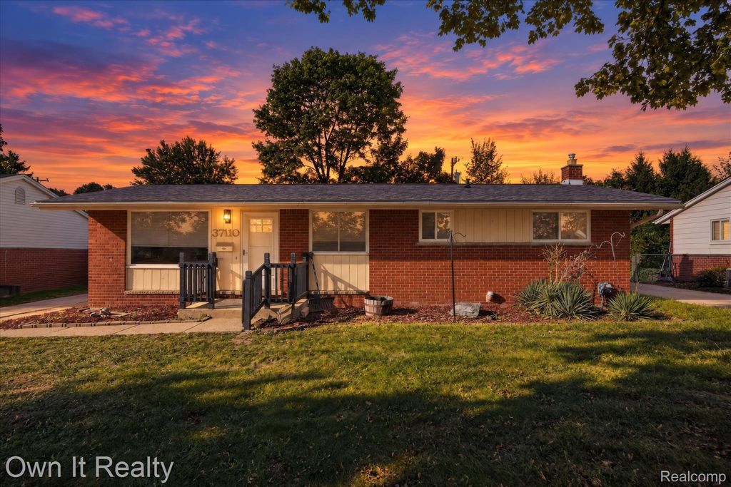37110 Gilchrist Street, Westland city