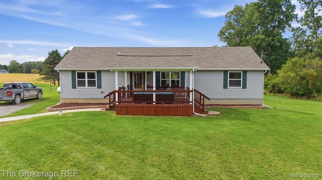 2422 S Henderson Road, Davison