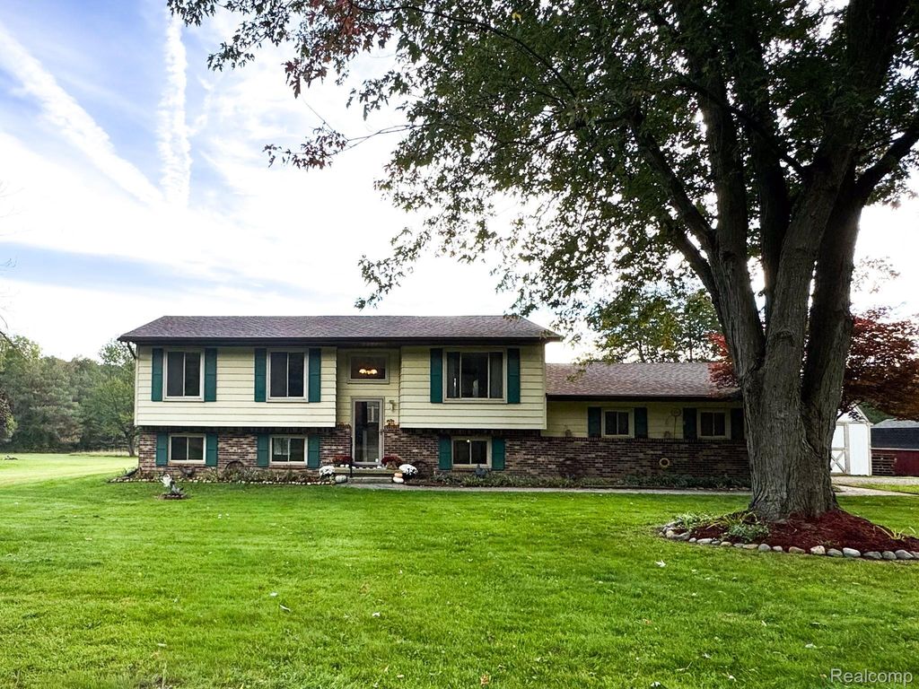 1222 N Youngs Road, Attica