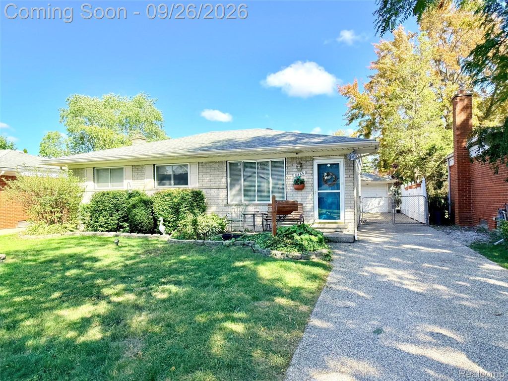 8485 Helen, Center Line