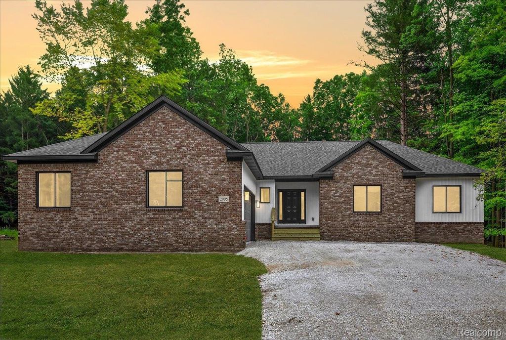 3133 Farmbrook Lane, Metamora