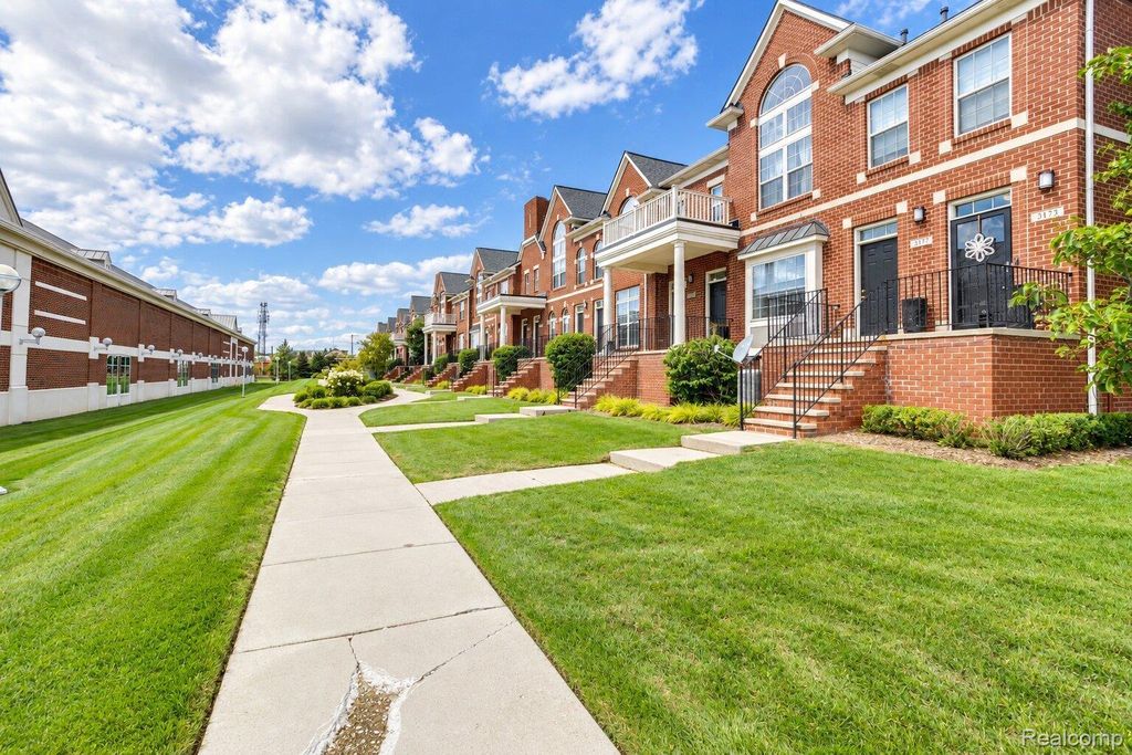 3237 Newbury Place, Troy