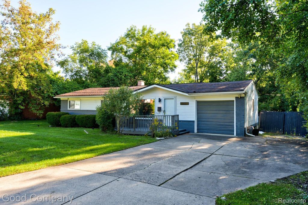 30110 Fairfax Street, Southfield