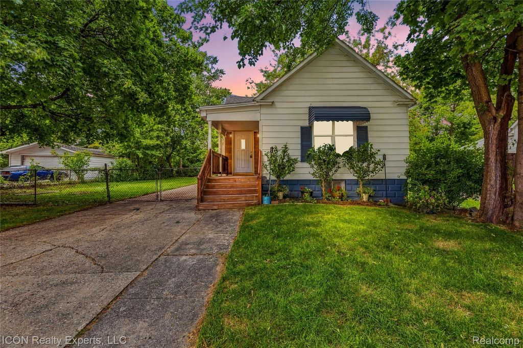 22 Meadle Street, Mount Clemens