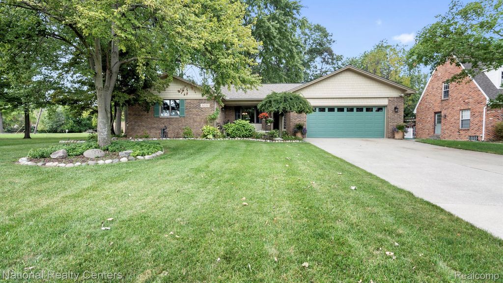 30150 Marquette Street, Garden City