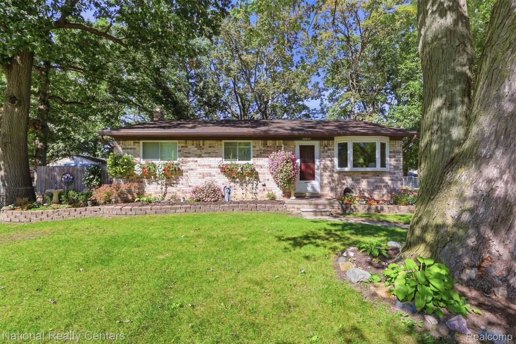 35560 Manila Avenue, Westland
