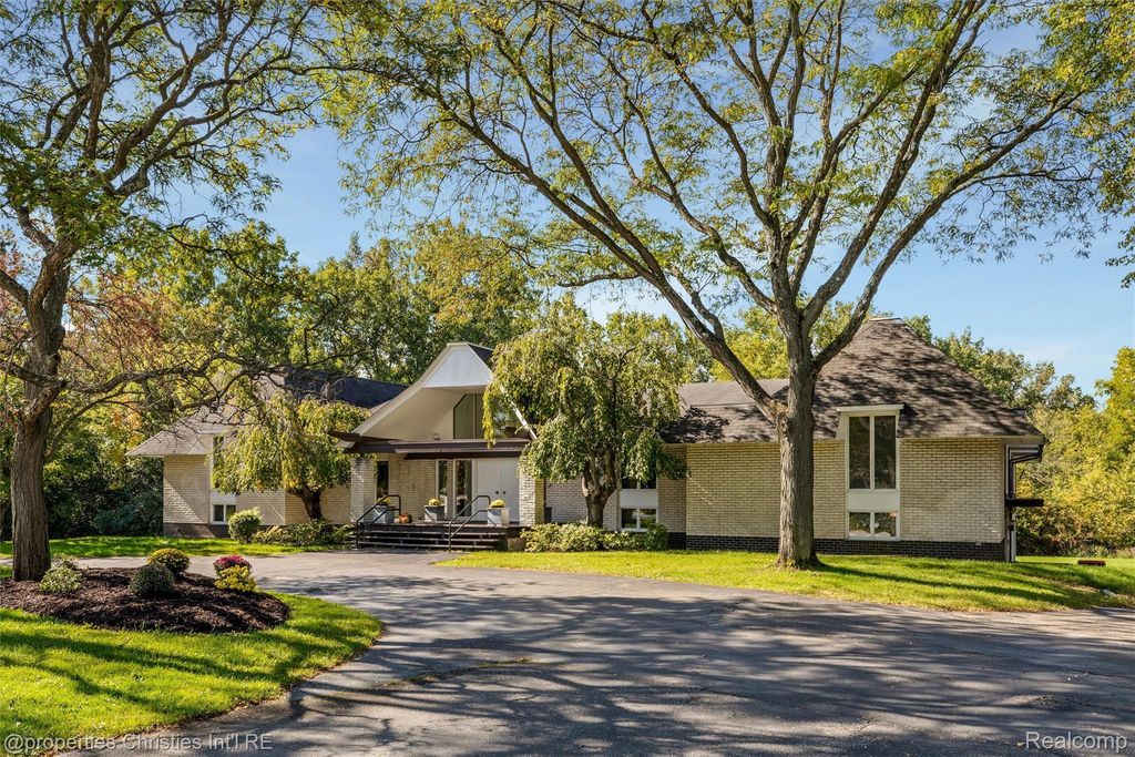 23249 Morningside Street, Southfield
