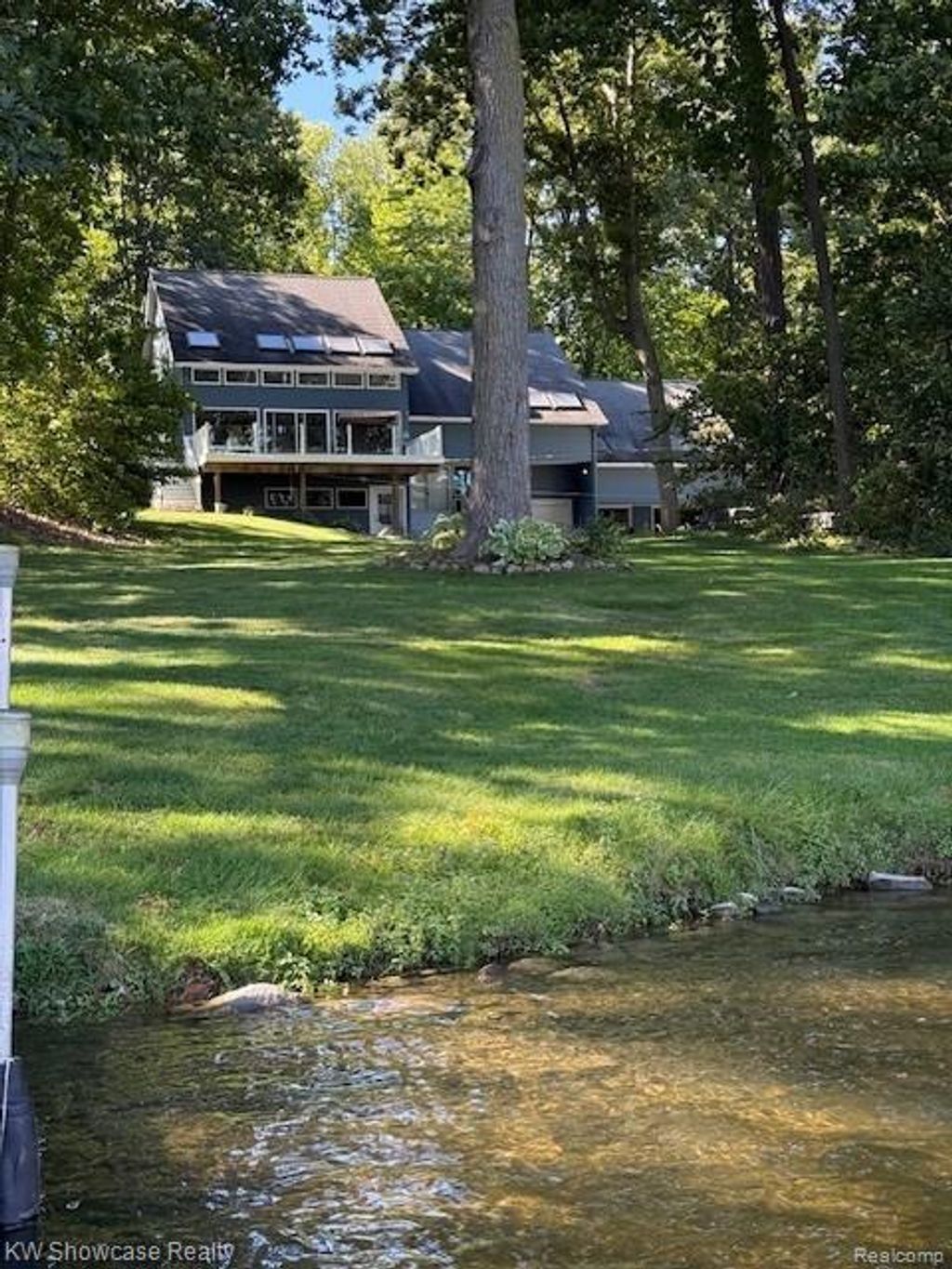 10695 Oxbow Lakeshore Drive, White Lake
