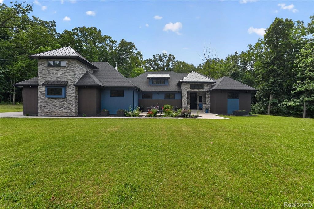16511 Shadow Lane, Fenton charter township