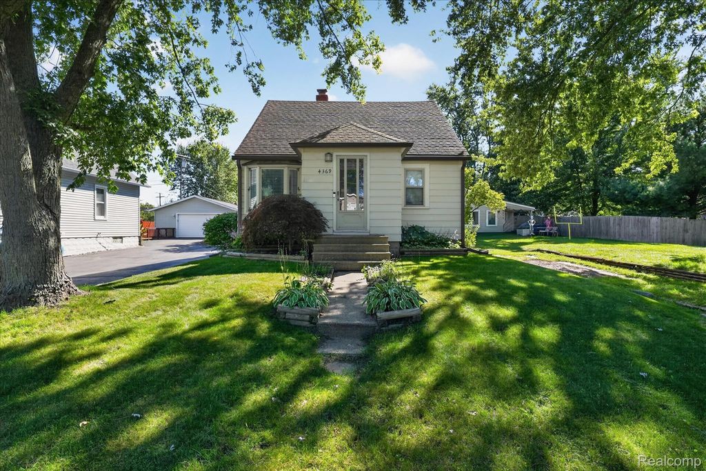 4369 Richalva Court, Waterford charter township