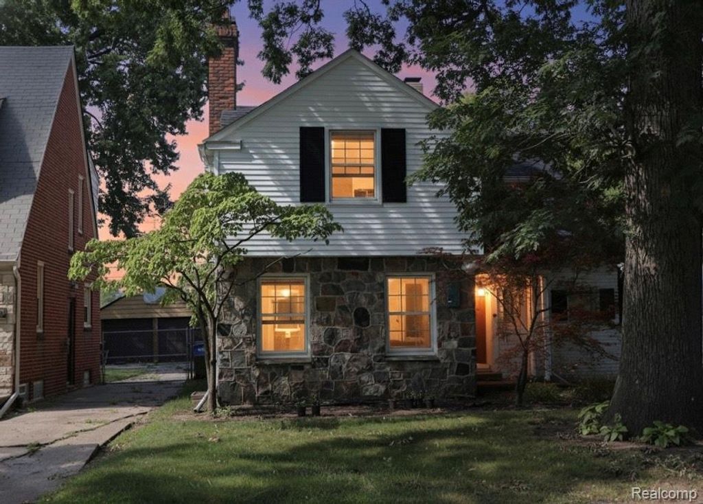 2720 Woodstock Drive, Detroit
