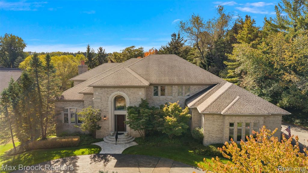 4693 W Wickford, Bloomfield charter township