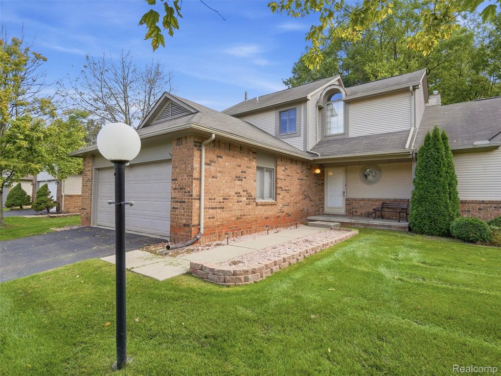 32837 Chapman Circle, Westland