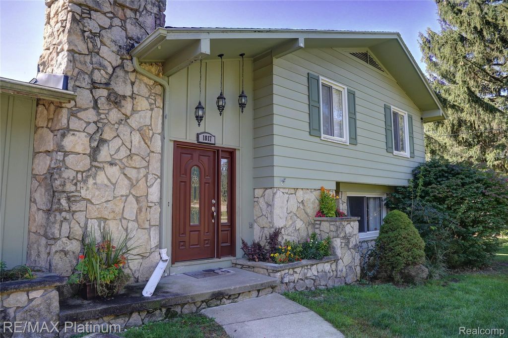 1817 S Walmont Road, Jackson