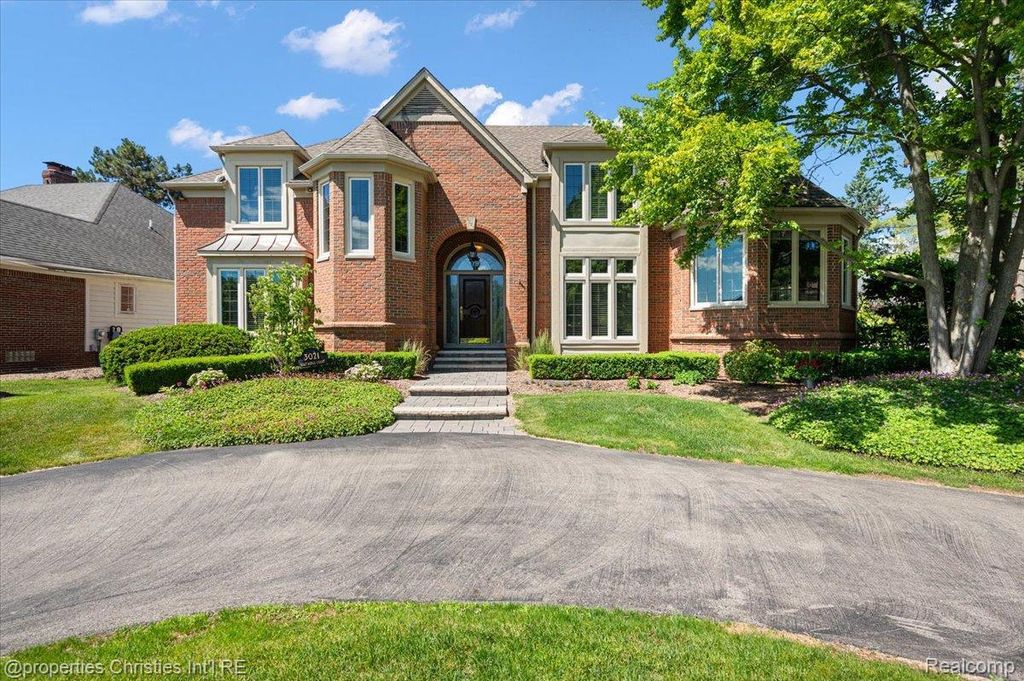 3021 E Ridge Court, Bloomfield Hills