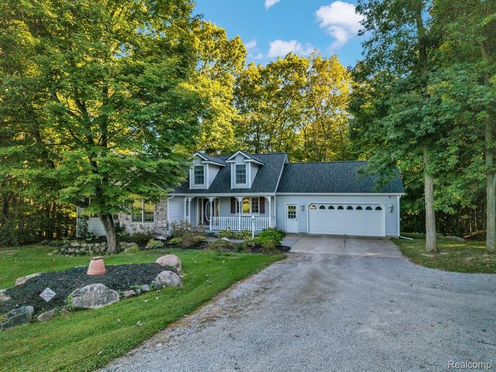 575 Vista Del Sol Road, Lapeer
