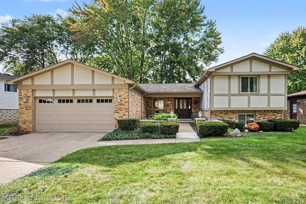 2341 Topaz Drive, Troy
