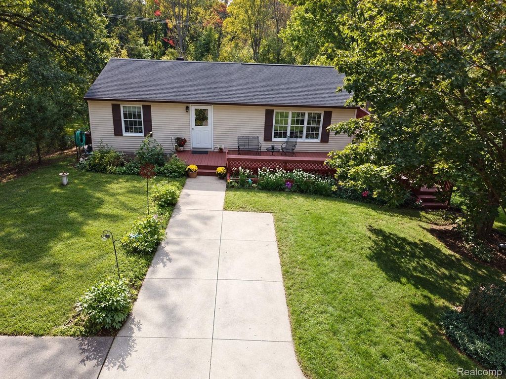 8398 Whitmore Lake Road, Brighton