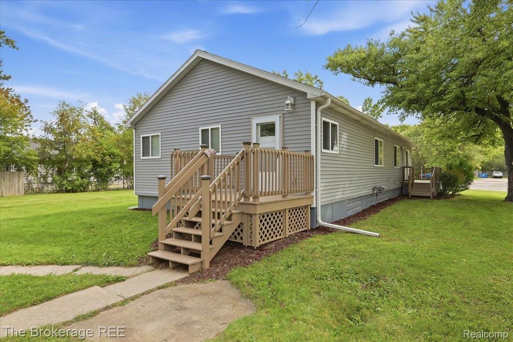 3399 Richfield Road, Flint