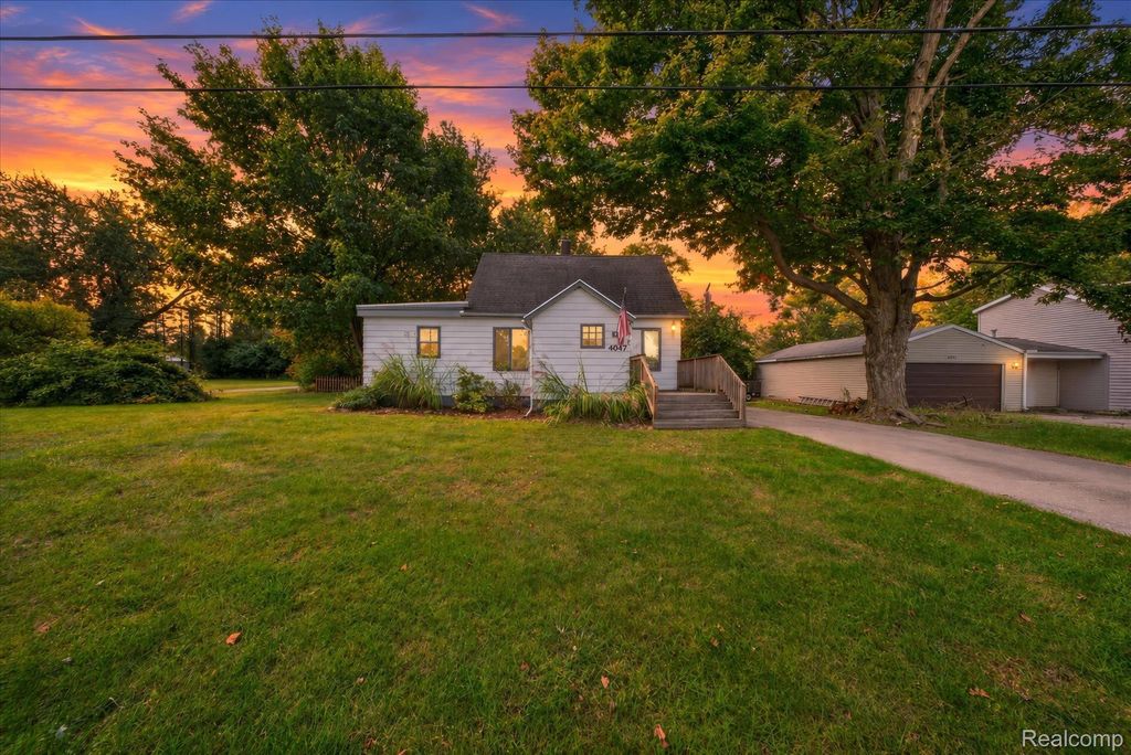 4047 N Vassar Road, Flint