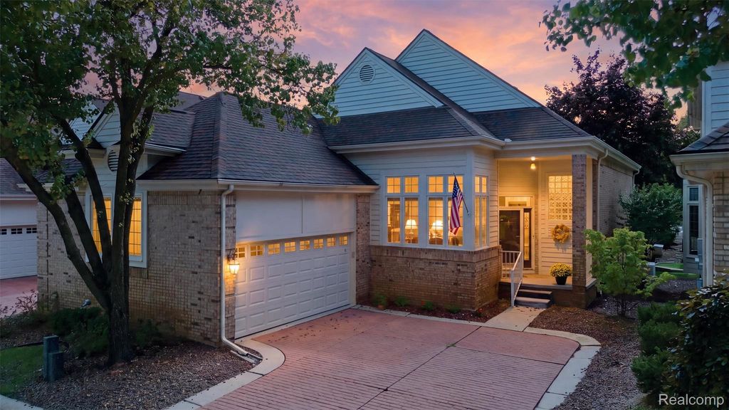 38147 N Vista Drive, Livonia