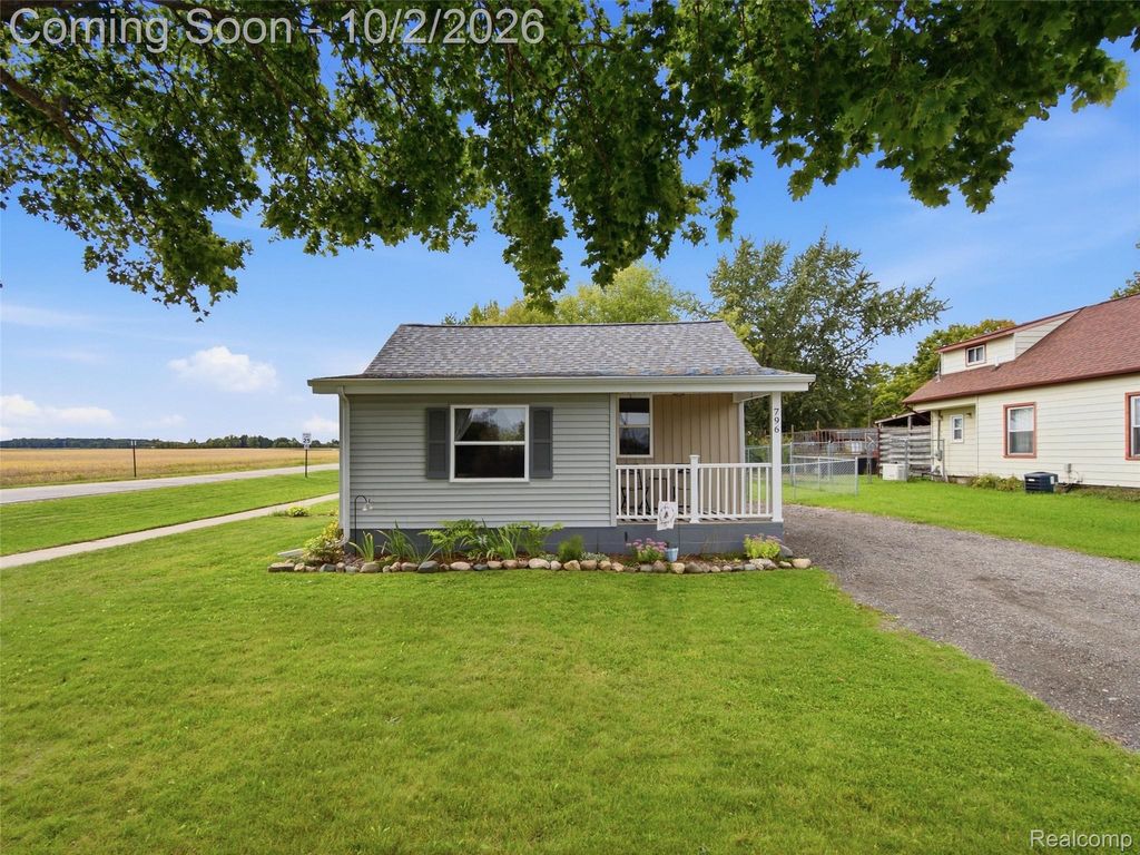 796 S Almont Avenue, Imlay City